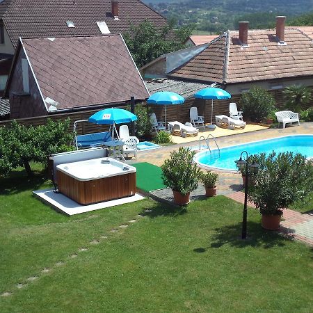 Hotel Holp Panzio Balatonföldvár Exterior foto